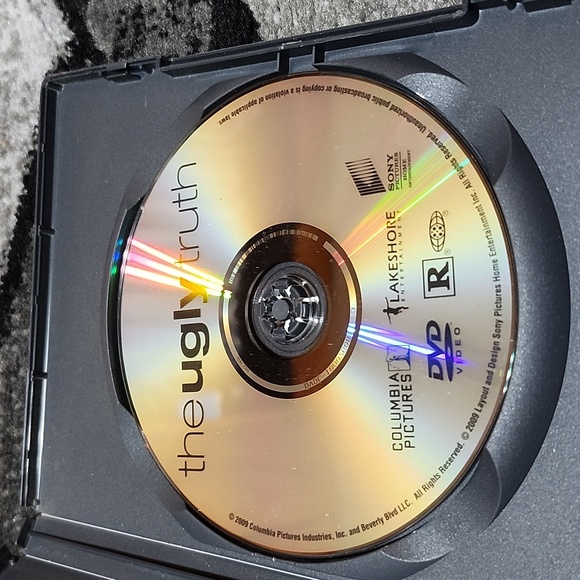 THE UGLY TRUTH DVD KATHERINE HEIGL GARARD BUTLER - Picture 5 of 8